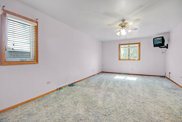 16909 Paxton Avenue, South Holland, IL 60473