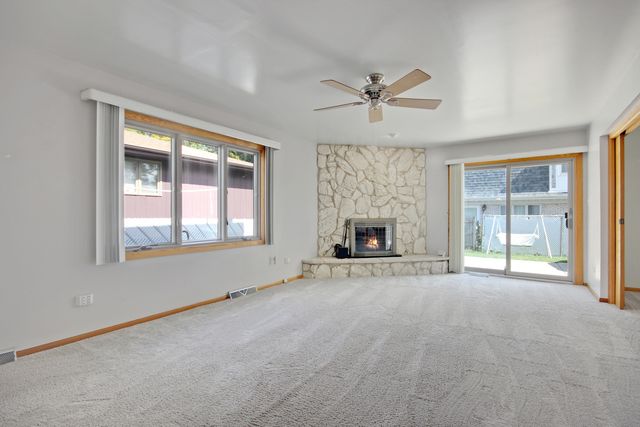 16909 Paxton Avenue, South Holland, IL 60473