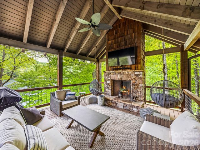 60 Shoreline Drive, Tuckasegee, NC 28783