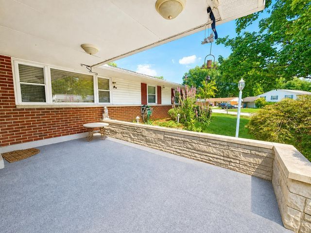 3700 Santiago Drive, Westerville, OH 43081