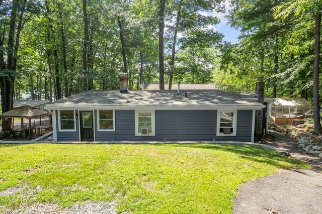 107 Island Rd, Lunenburg, MA 01462