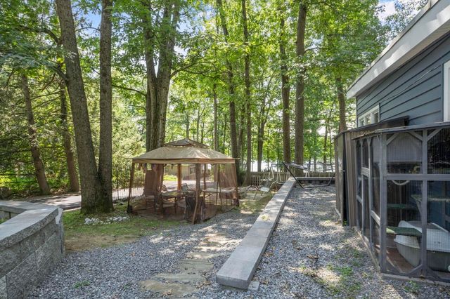 107 Island Rd, Lunenburg, MA 01462