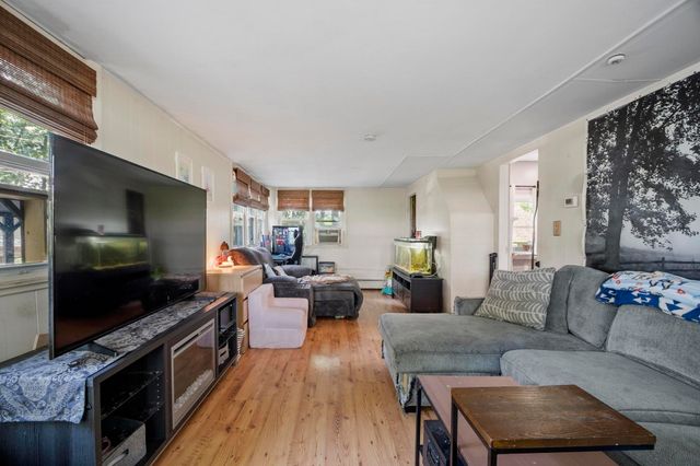 107 Island Rd, Lunenburg, MA 01462