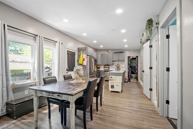 107 Island Rd, Lunenburg, MA 01462
