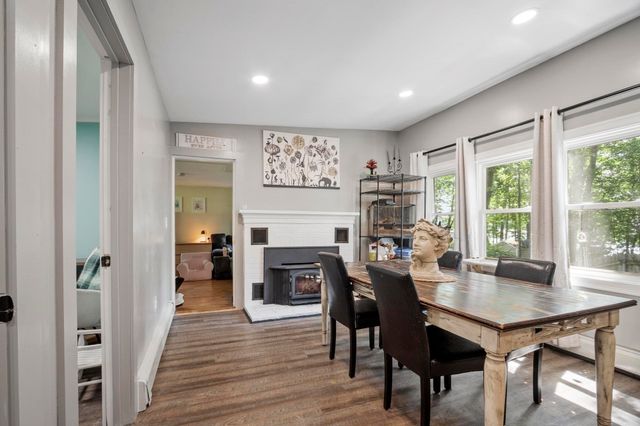 107 Island Rd, Lunenburg, MA 01462