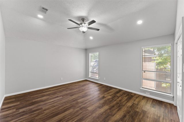 4826 Brooklawn Drive, Houston, TX 77066