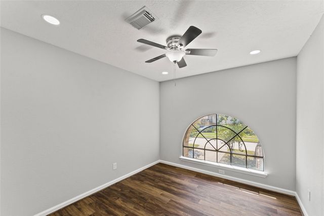 4826 Brooklawn Drive, Houston, TX 77066