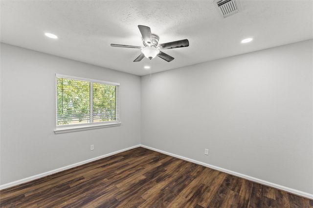 4826 Brooklawn Drive, Houston, TX 77066