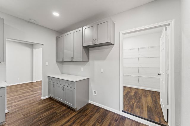 4826 Brooklawn Drive, Houston, TX 77066