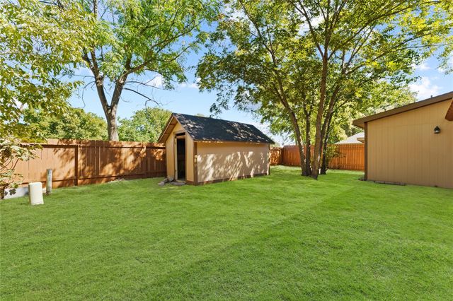 4826 Brooklawn Drive, Houston, TX 77066