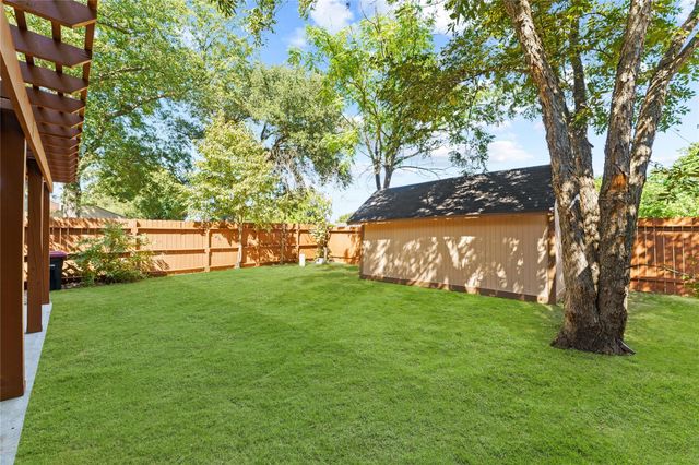 4826 Brooklawn Drive, Houston, TX 77066