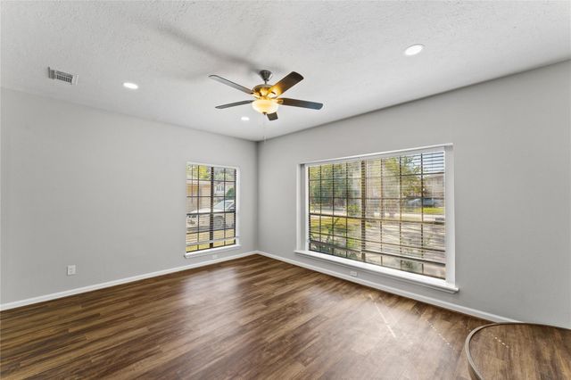 4826 Brooklawn Drive, Houston, TX 77066