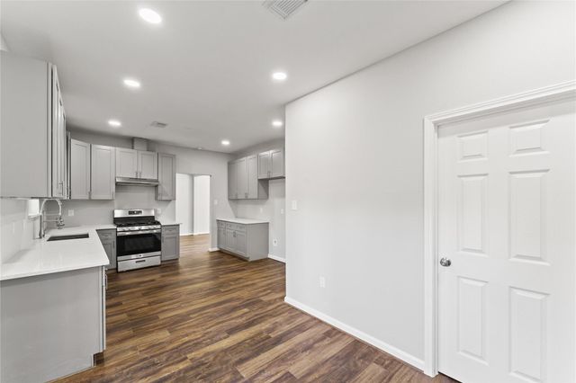 4826 Brooklawn Drive, Houston, TX 77066