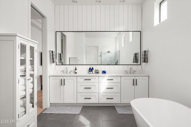 8646 E KRAIL Street, Scottsdale, AZ 85250