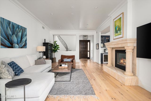 8646 E KRAIL Street, Scottsdale, AZ 85250