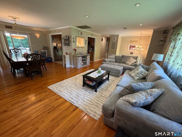 12 Briarwoods Terrace, Trumbull, CT 06611