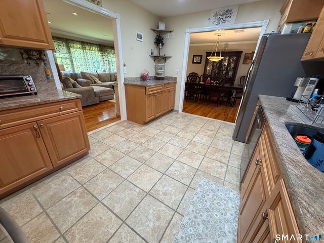 12 Briarwoods Terrace, Trumbull, CT 06611