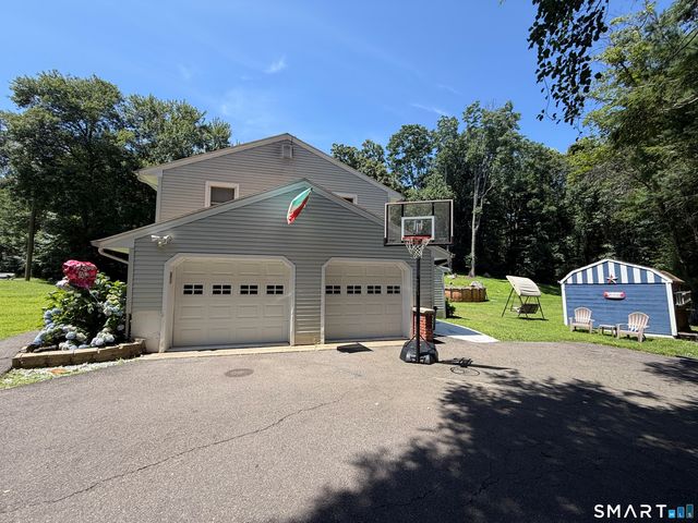12 Briarwoods Terrace, Trumbull, CT 06611