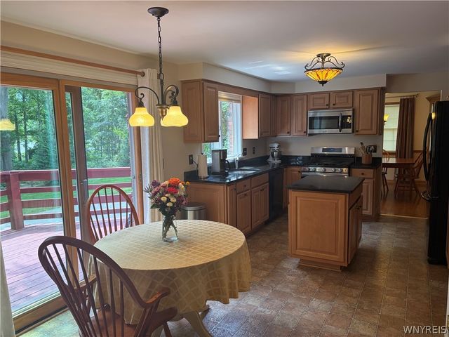 1215 Carriage Drive, Aurora, NY 14052