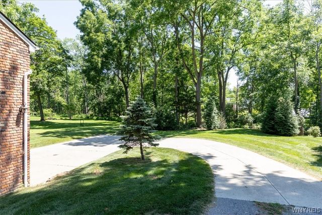 1215 Carriage Drive, Aurora, NY 14052
