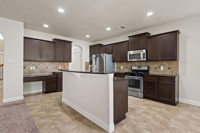 706 Harwood DR, San Marcos, TX 78666