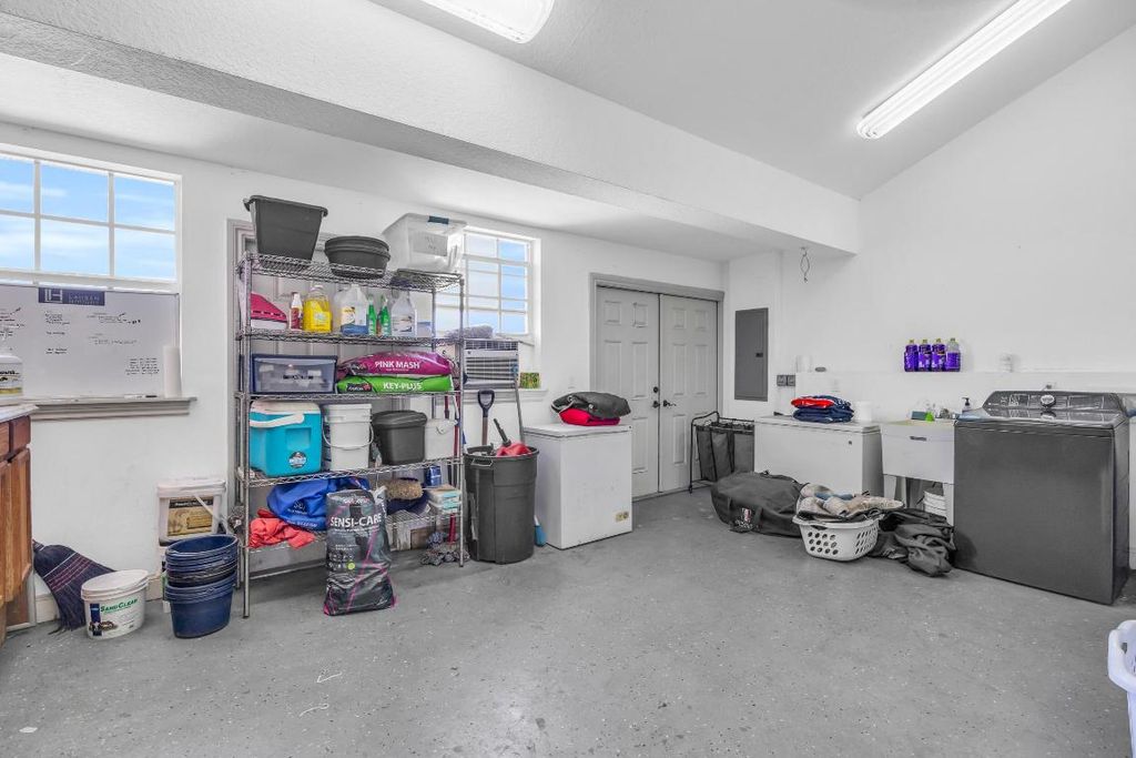 Image 13 of property listing at 13220 55th Street S, Wellington, FL 33449