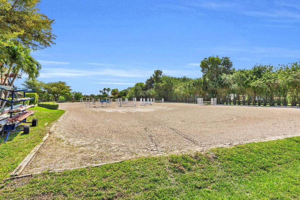 Image 17 of property listing at 13220 55th Street S, Wellington, FL 33449