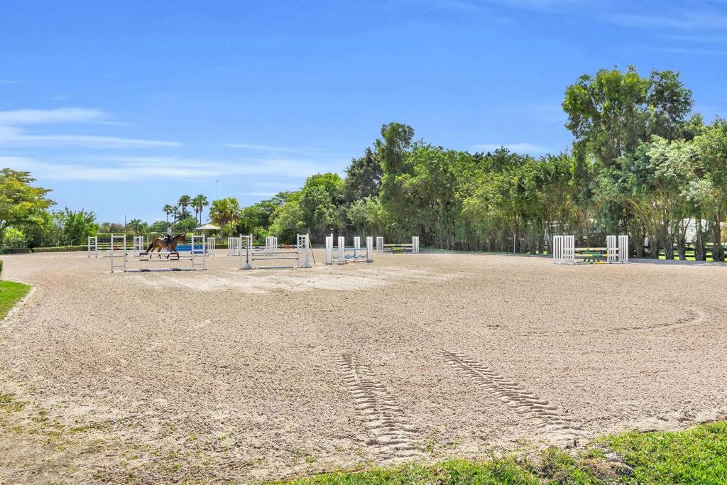 Image 18 of property listing at 13220 55th Street S, Wellington, FL 33449