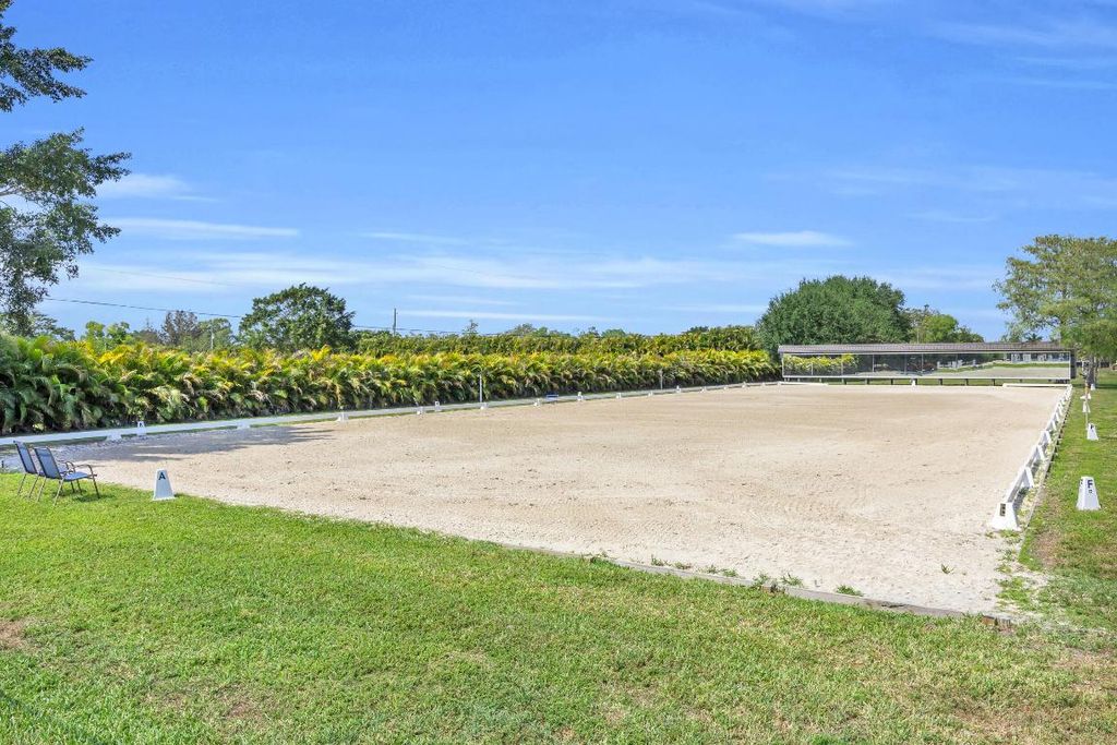 Image 19 of property listing at 13220 55th Street S, Wellington, FL 33449