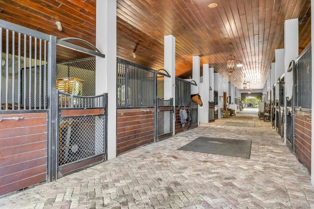 Image 2 of property listing at 13220 55th Street S, Wellington, FL 33449