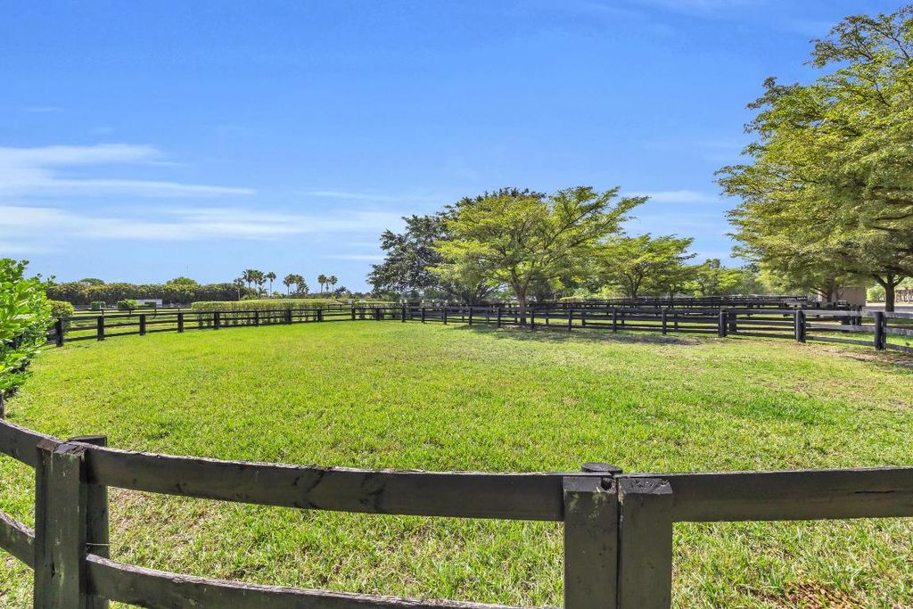 Image 20 of property listing at 13220 55th Street S, Wellington, FL 33449