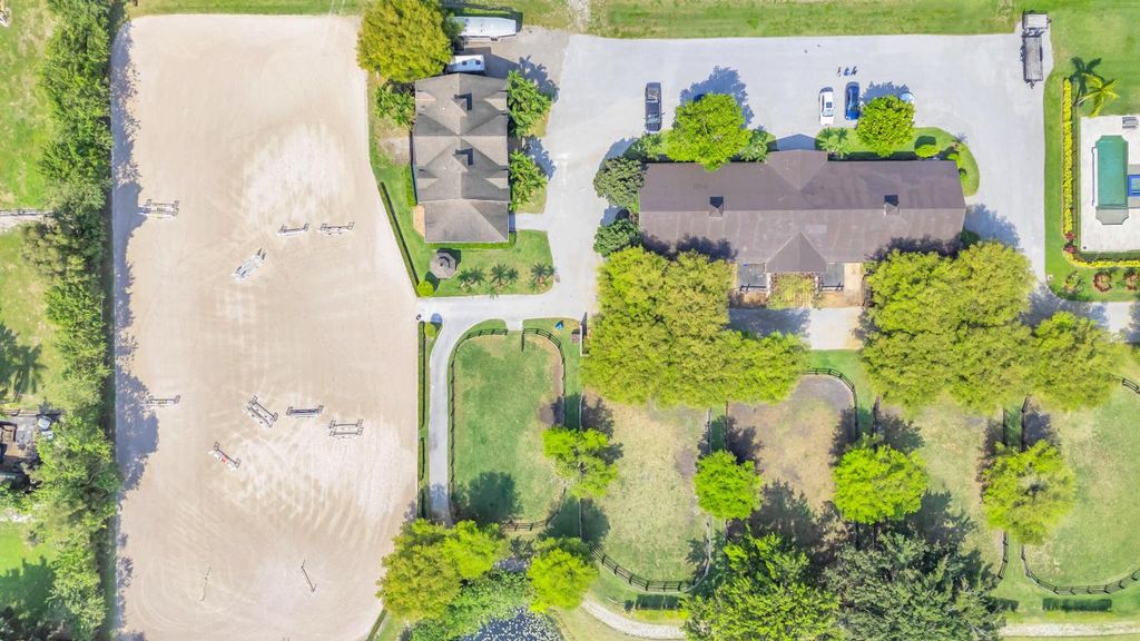 Image 32 of property listing at 13220 55th Street S, Wellington, FL 33449