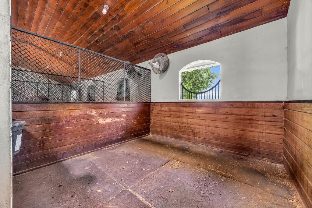 Image 7 of property listing at 13220 55th Street S, Wellington, FL 33449