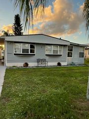 7 Isabella Lane Lane, Port St Lucie, FL 34952