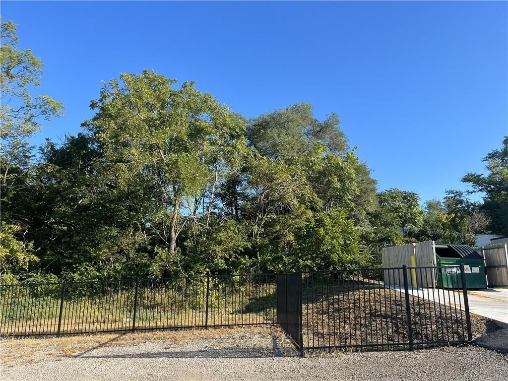 6406 E 87th Street, Kansas City, MO 64138