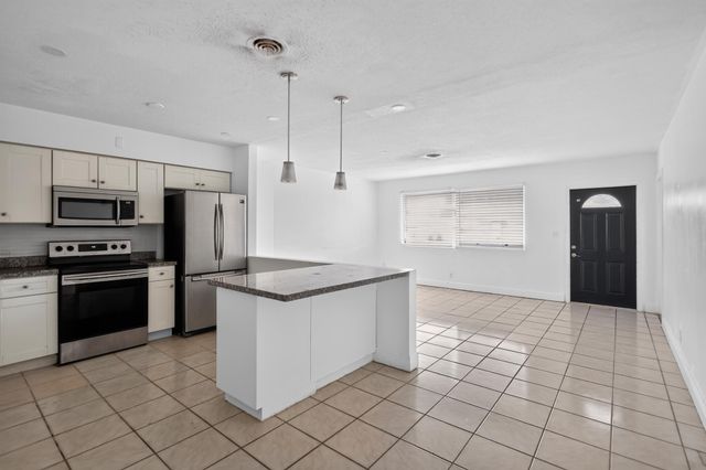 5845 ARTHUR Street, Hollywood, FL 33021