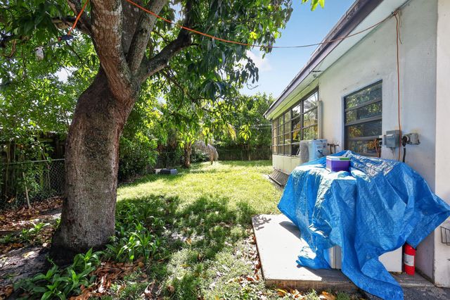 5845 ARTHUR Street, Hollywood, FL 33021