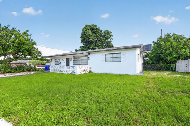 5845 ARTHUR Street, Hollywood, FL 33021