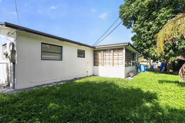 5845 ARTHUR Street, Hollywood, FL 33021