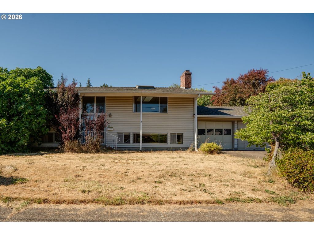 Image 1 of property listing at 1815 Ne ORCHARD Ave, Mc Minnville, OR 97128