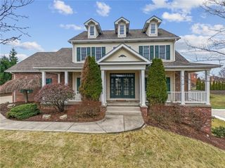 1012 Country Club Dr, Penn Twp, PA 15644