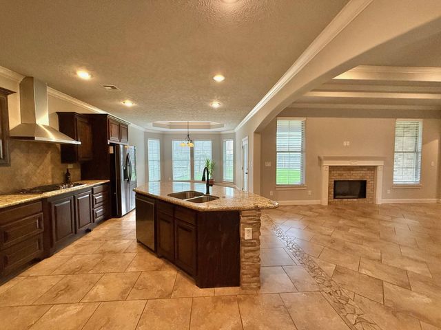 177 Sterling Ridge Drive, Nederland, TX 77627