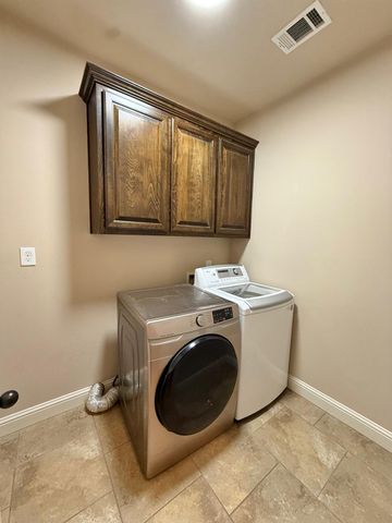 177 Sterling Ridge Drive, Nederland, TX 77627