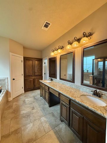 177 Sterling Ridge Drive, Nederland, TX 77627