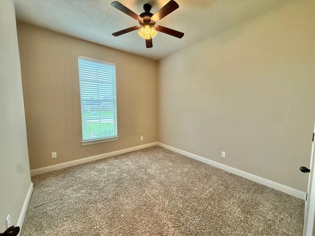 177 Sterling Ridge Drive, Nederland, TX 77627