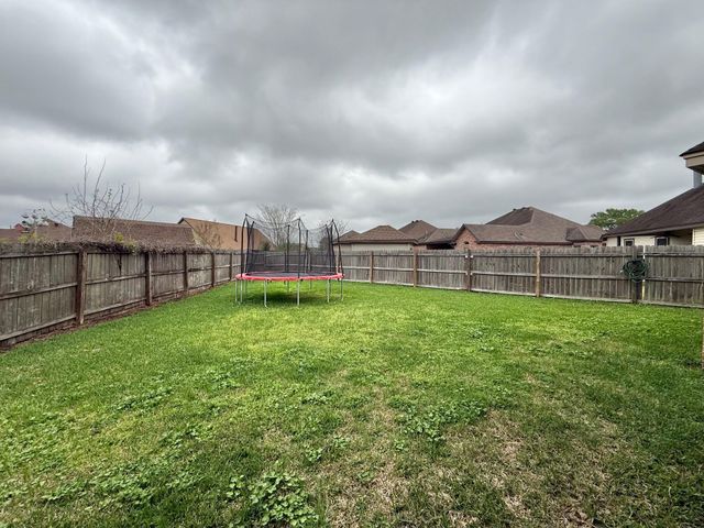 177 Sterling Ridge Drive, Nederland, TX 77627