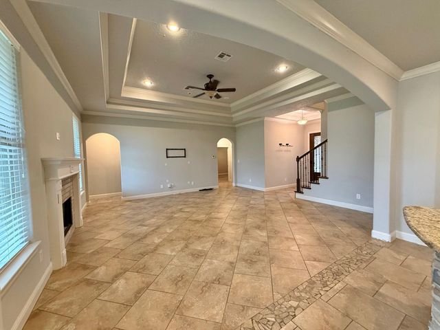 177 Sterling Ridge Drive, Nederland, TX 77627