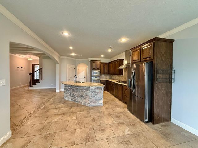 177 Sterling Ridge Drive, Nederland, TX 77627