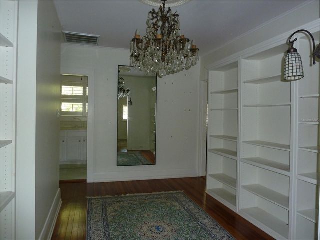 3302 W VILLA ROSA STREET, Tampa, FL 33611