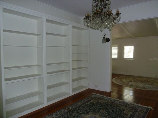 3302 W VILLA ROSA STREET, Tampa, FL 33611